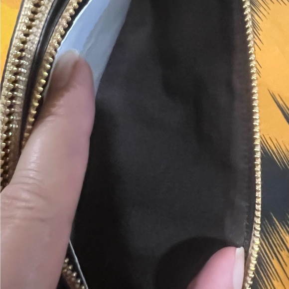 Coach beautiful & trendy clutch got from US - Picture 17 of 17